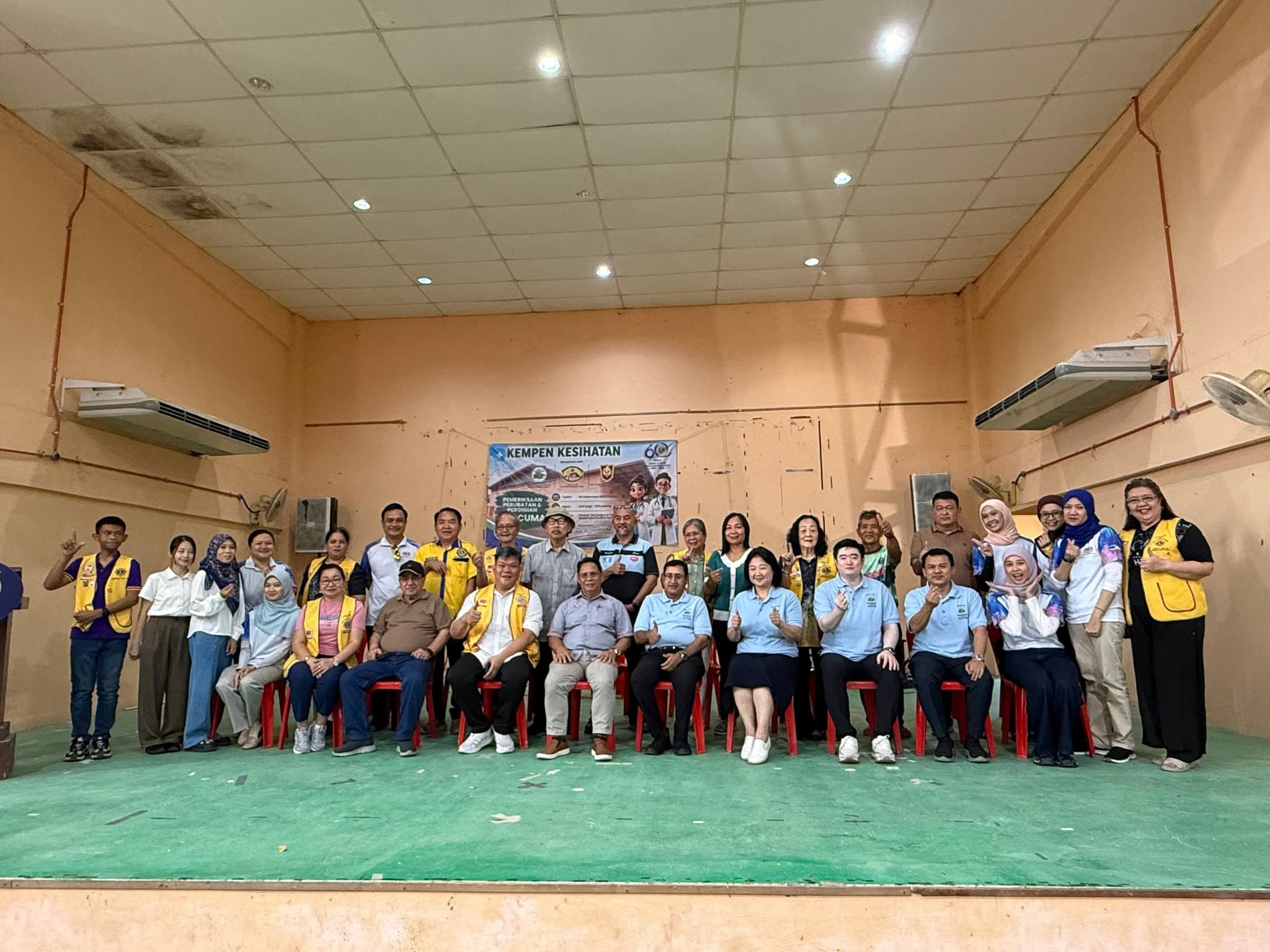 APPS, in collaboration with Lions Club, came together for an outreach programme in Kuala Penyu, providing health screening and medical care to the local community.